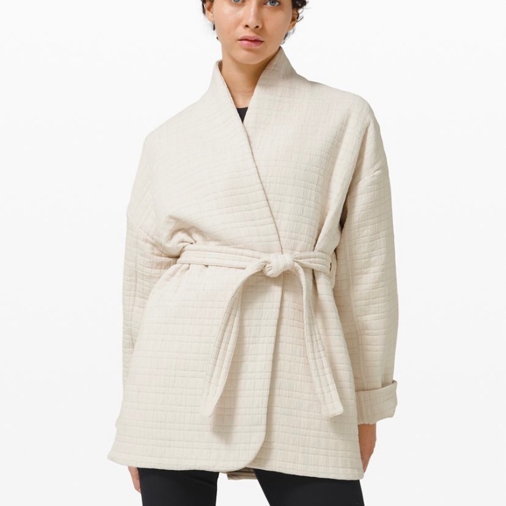 Lululemon serene travels wrap